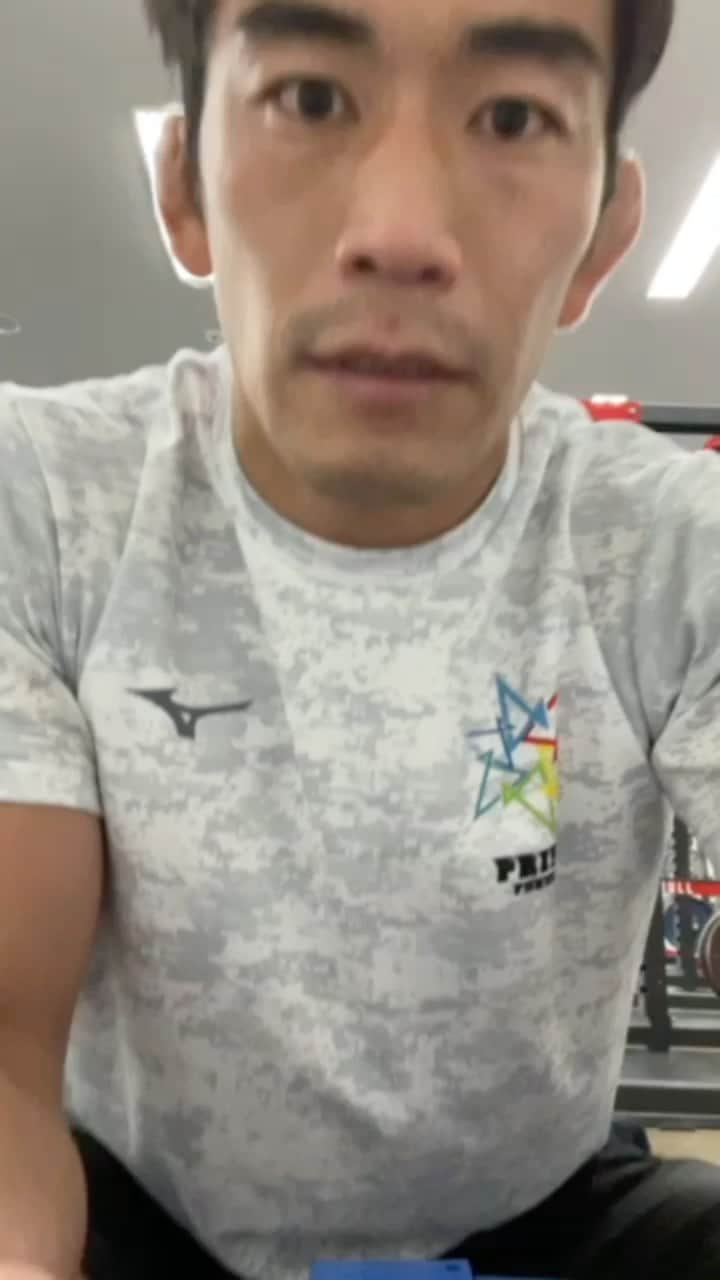桑水流 裕策のインスタグラム：「選手たちと一緒に久しぶりにトレーニングしました🏃  #頑張る選手に刺激をもらう #やり切った後の充実感  【menu】 chin up → push-up  1 → 2 2 → 4 3 → 6 4 → 8 5 → 10 6 → 12 7 → 14 8 → 16 9 → 18 10 → 20」