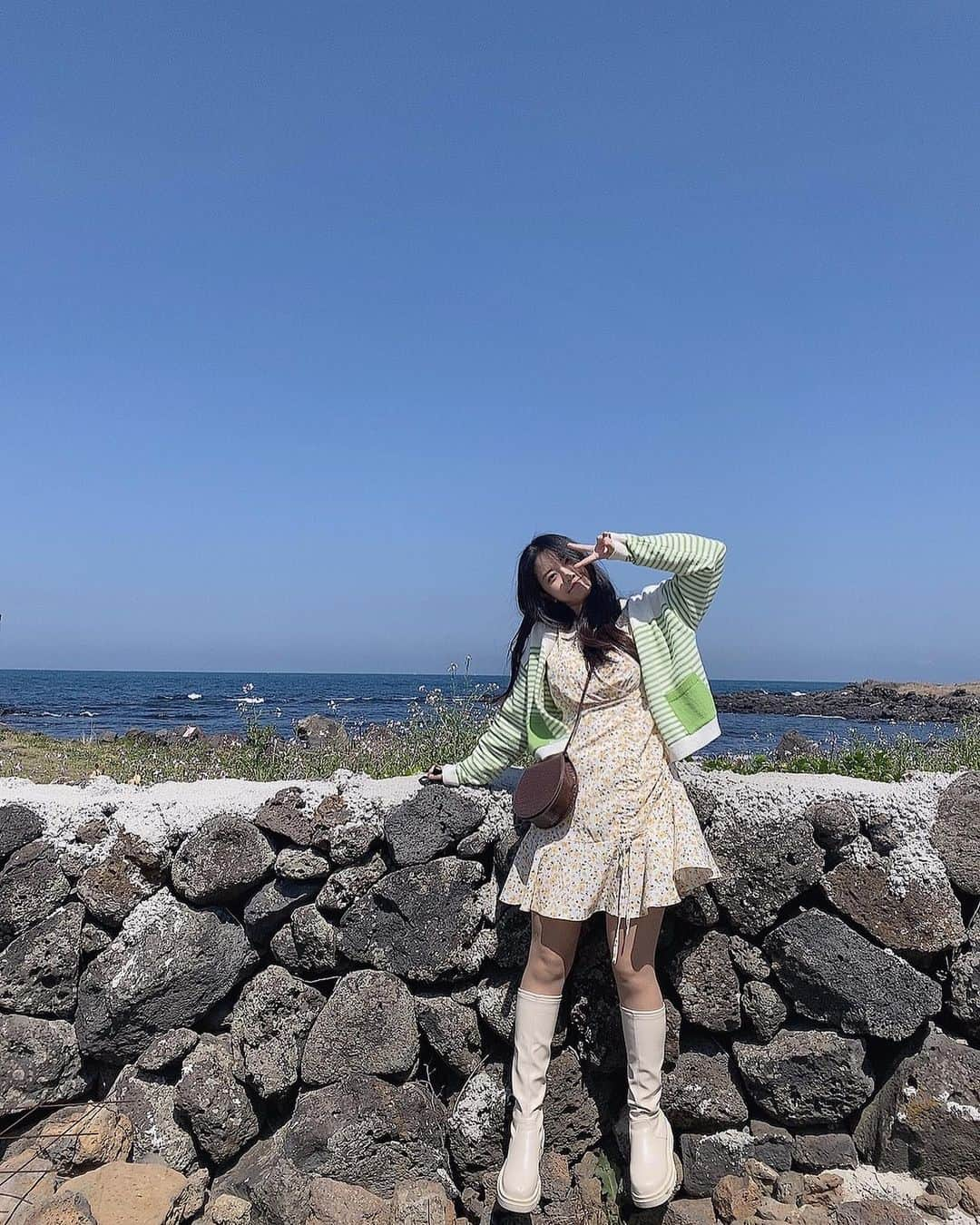 suna（ソナ）のインスタグラム：「제주 다시 가고싶어🌊」