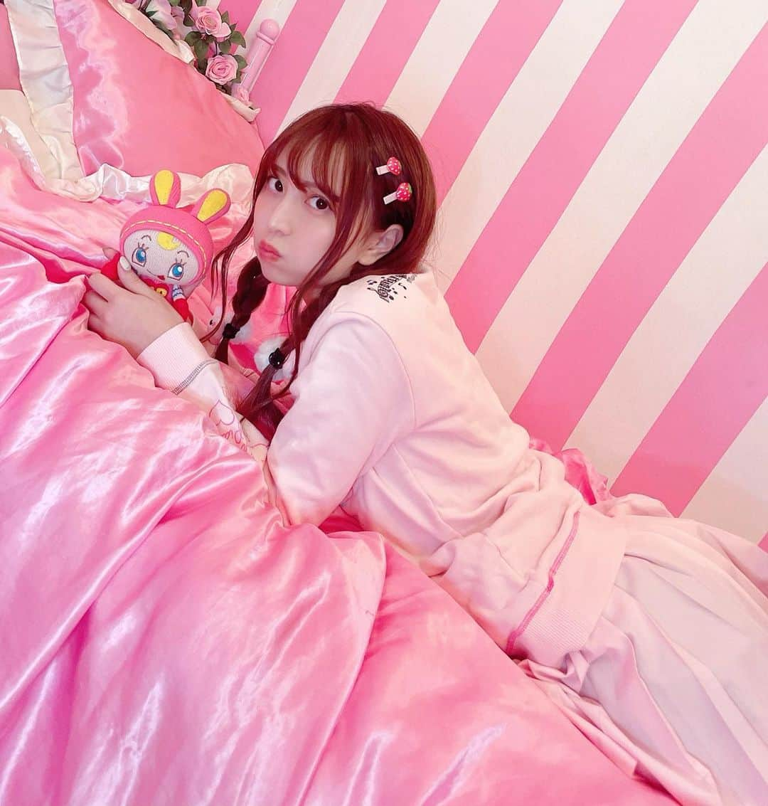 竹内星菜さんのインスタグラム写真 - (竹内星菜Instagram)「女児服かわいいなあ..💕 . studio&衣装: @bisukoezaki  . #びす子sROOMレンタル #大人なのに女児服着てる  #女児服 #followme」5月4日 15時52分 - seina0227