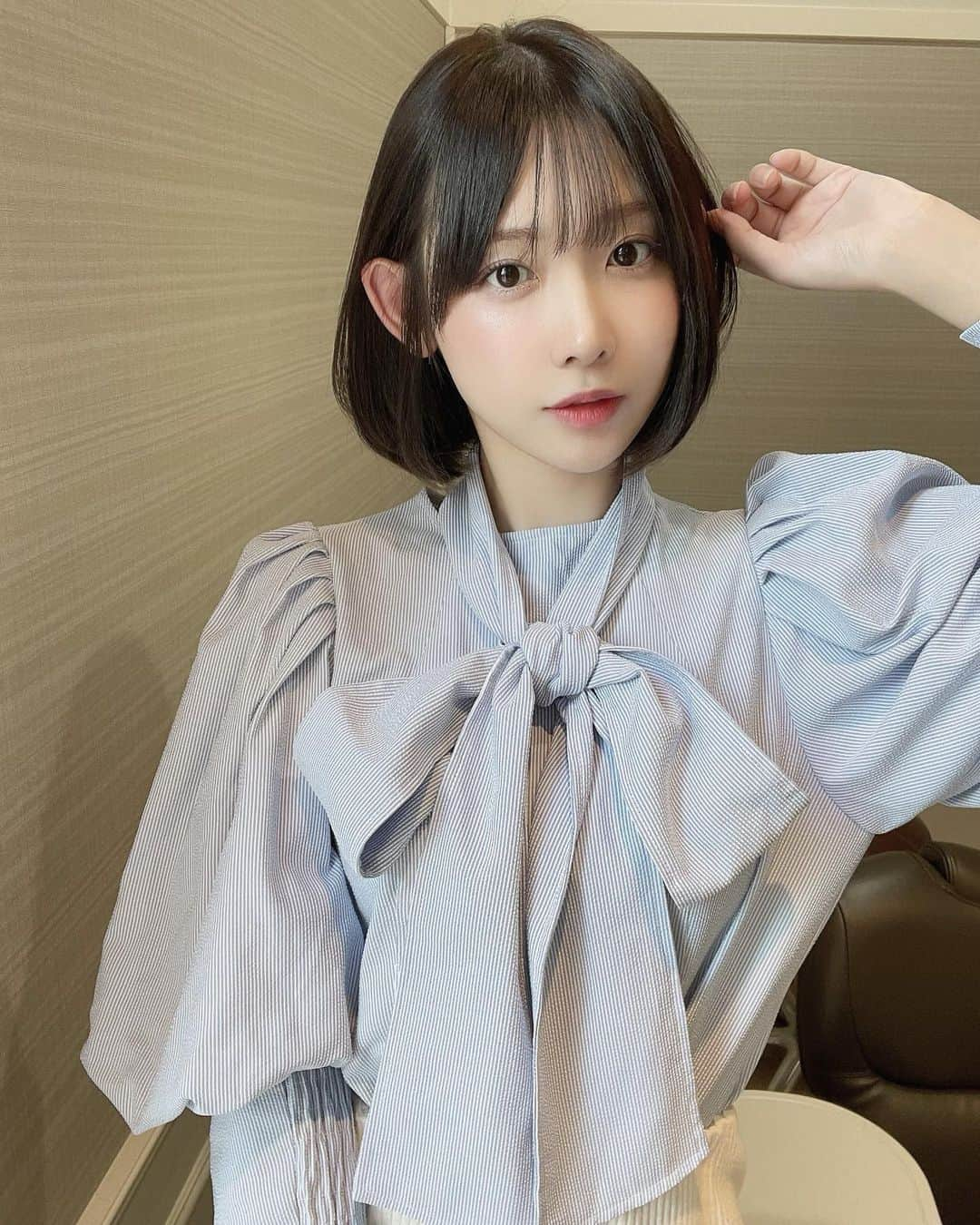 水湊みおさんのインスタグラム写真 - (水湊みおInstagram)「1日オフだったので美容室へ💇🏻‍♀️ 少し短くして貰いました❤︎ @yujiyamane さんいつもありがとうございます…！🙇🏻‍♀️✨」5月4日 16時47分 - minato__mio