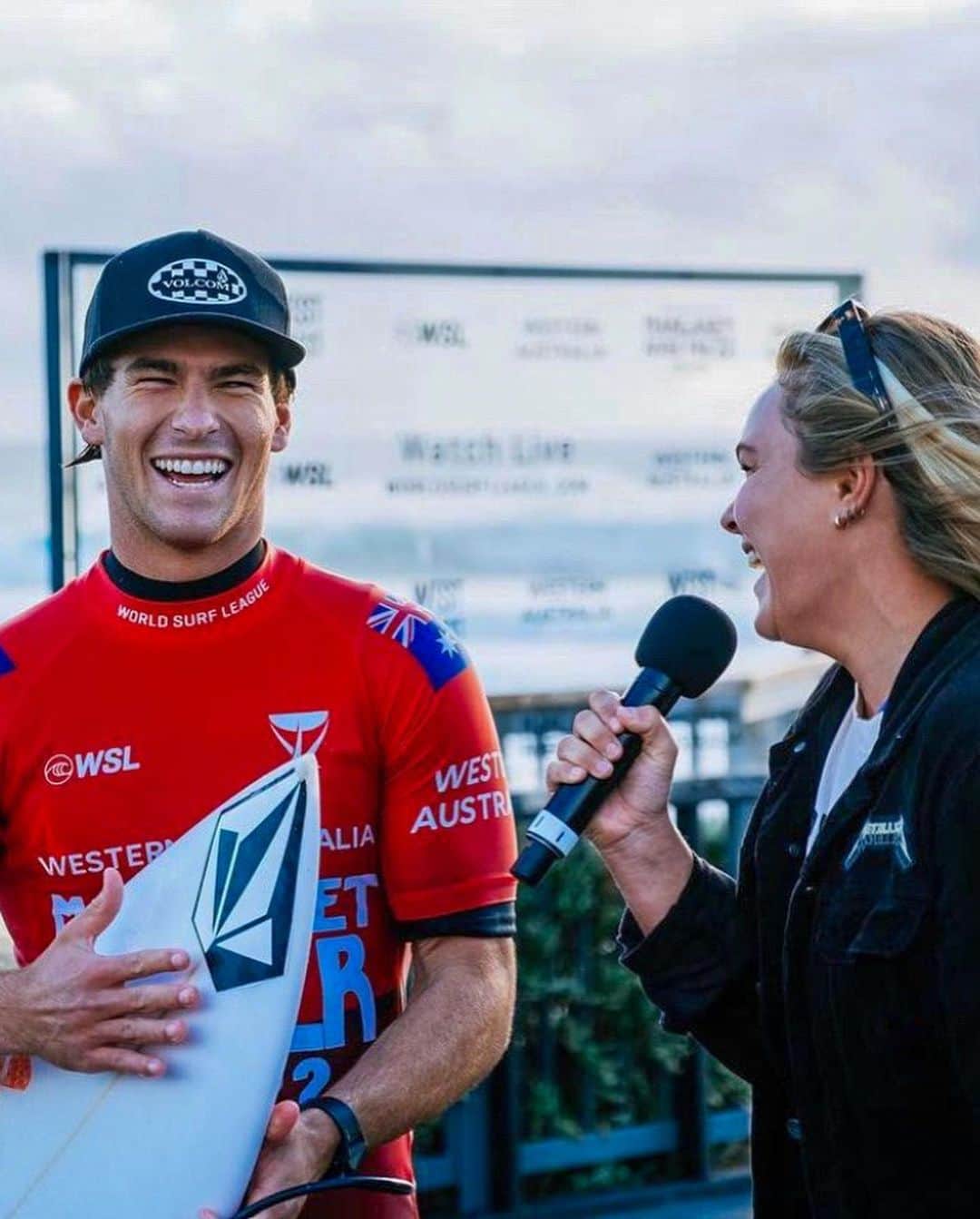 フェリシティー・パルマティアーのインスタグラム：「Such a composed and mature performance from @jackrobinson72 all week! 🥳⚡️⚡️⚡️  Thoroughly enjoyed my time on the other side with the team this week for the Margaret River Pro! Thanks for taking me under you wings and showing me the ropes @mark.clift.3 @binnstagram   @wsl @surfing_wa @_inyourshadow」