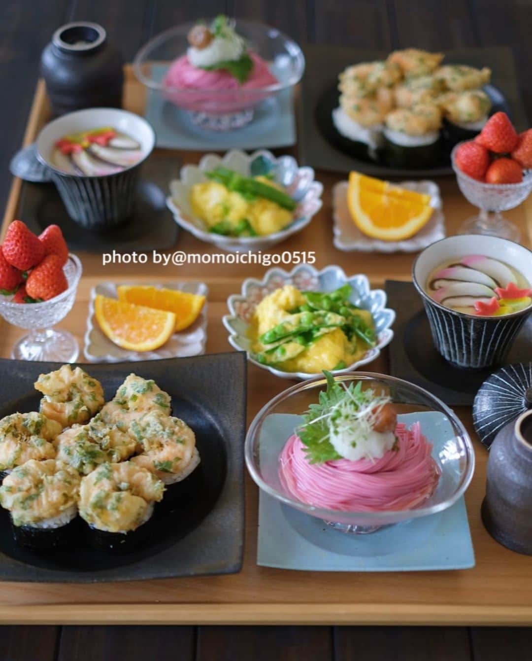 YASUKO TAKESUEのインスタグラム：「. こんばんは😊💕. 今日の晩ごはん . . ⭐️天むす ⭐️梅そうめん ⭐️スナップえんどう卵とじ ⭐️茶碗蒸し ⭐️フルーツ . .  #晩ごはん#晩御飯#晩ご飯#夜ごはん#よるごはん#夕食#おうちご飯#うちご飯#おうちご飯lover#おうちご飯記録#食卓#手料理#手作りご飯#料理写真#器好き#器集め#献立#家庭料理#food#foodpic#foodstagram#foodphotography#followme#instagood #水野幸一 #奥田章」