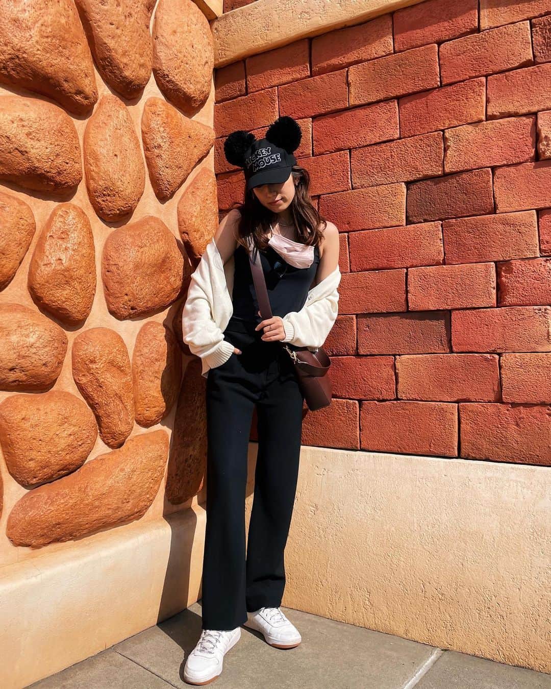 佐藤あいりさんのインスタグラム写真 佐藤あいりinstagram ディズニーコーデ モノクロ