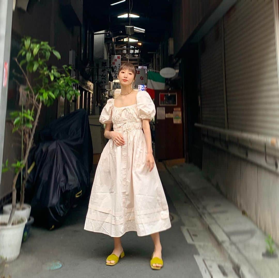 飯島望未のインスタグラム：「👗🥞🍺🥣🤍  格好が完全に夏。 ちょっと早すぎたか。」