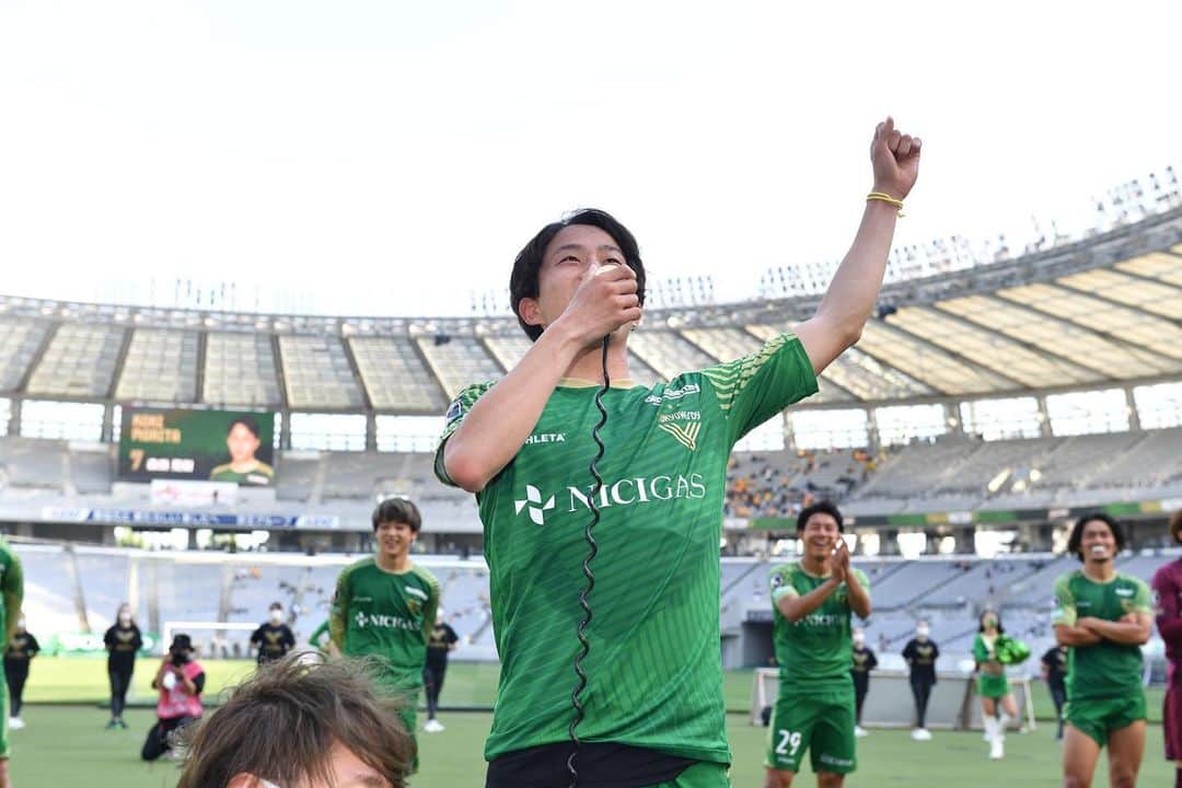 森田晃樹のインスタグラム：「いつも応援ありがとうございます。力になってます。 #まさかのヘディング  #tokyoverdy #東京ヴェルディ #newbalance」