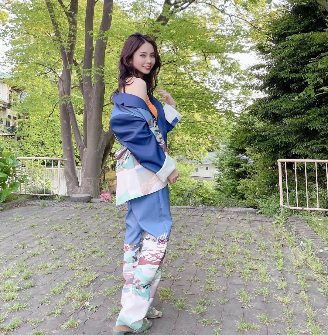 西村歩乃果のインスタグラム：「夏colorのセットアップ👕  🏷 @atmos_pink_official  🏷 @atmos_japan   DBDモバイルのスタジオ、 凄かった…  ぜひみなさんも #dbd mobileで遊んでみてね！！👻  #ootd #code #fashion #setup」