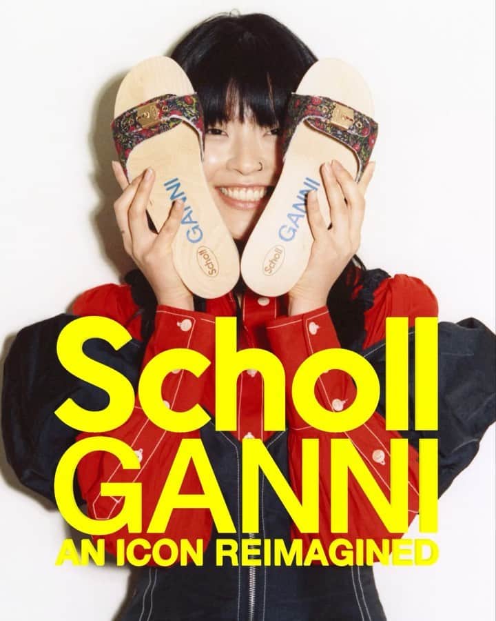 のインスタグラム：「Clip, clop, clog - @ganni x @scholl_iconic @drschollsshoes heralds the start of clog girl summer   The iconic cult shoe gets a GANNI twist. Building on both brands’ commitment to a more responsible approach to fashion via meaningful design, responsible materials, and a mind towards circularity, the new collection invites you to slow down this summer.   Available in select GANNI stores and on GANNI.com  #GANNI」