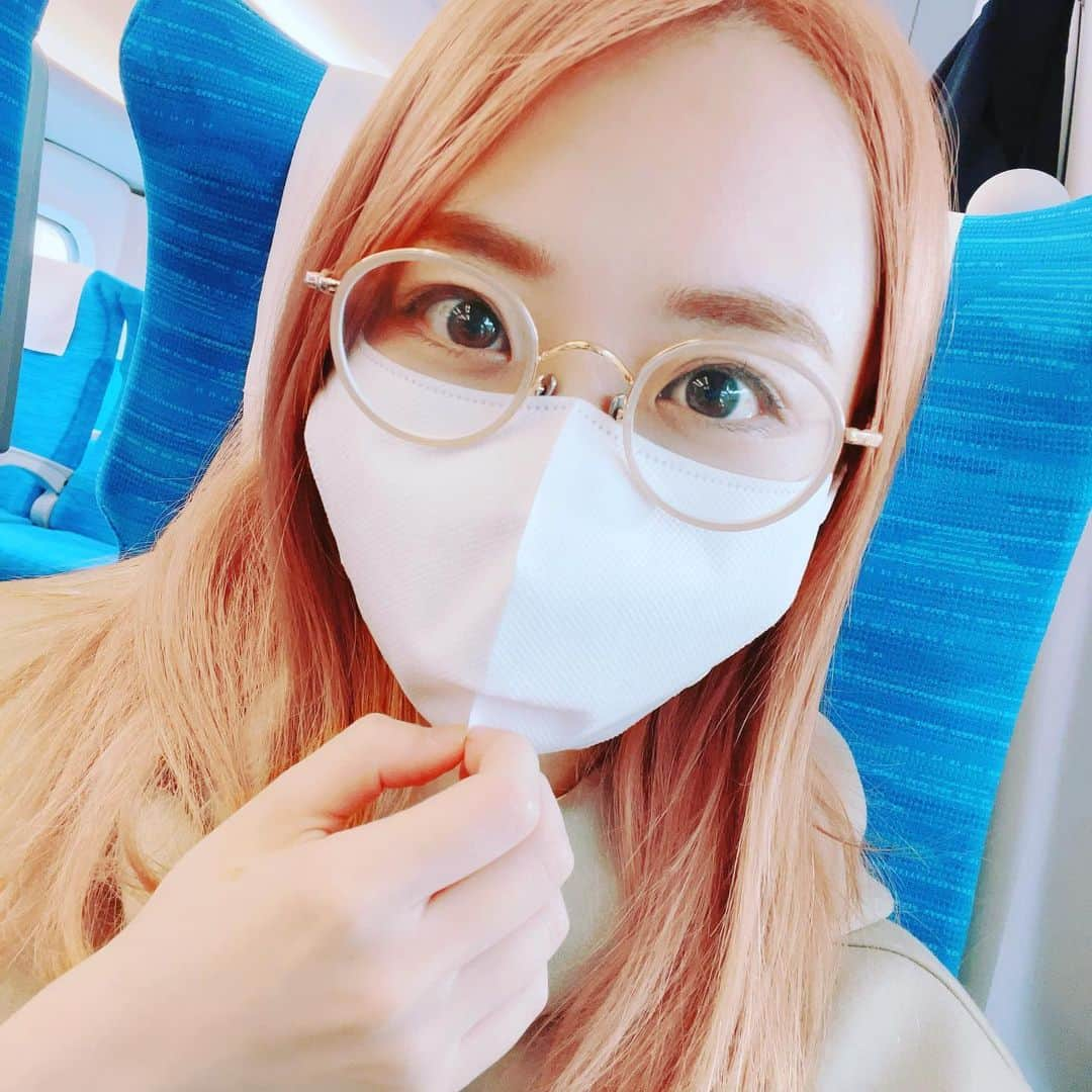 丸山奏子のインスタグラム：「おはおん🌞 大阪向かっていまする❗️  #HQ麻雀大会」