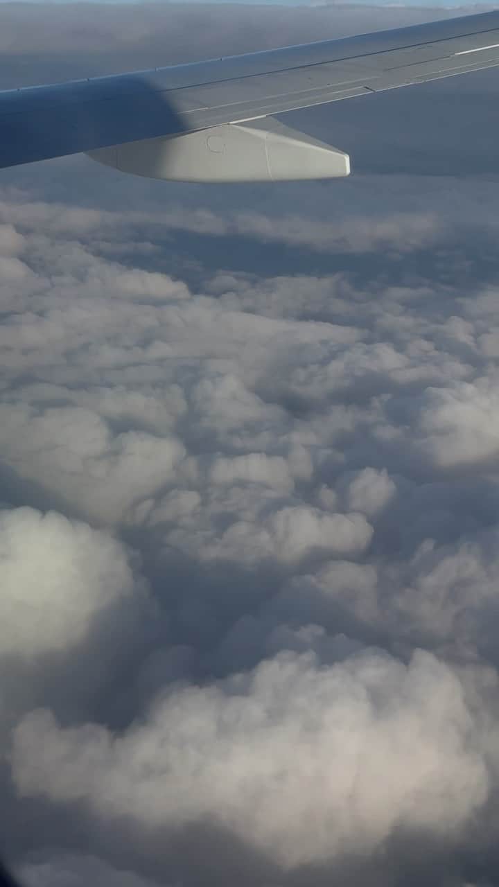 Mathilde Goehlerのインスタグラム：「Next stop ☁️」