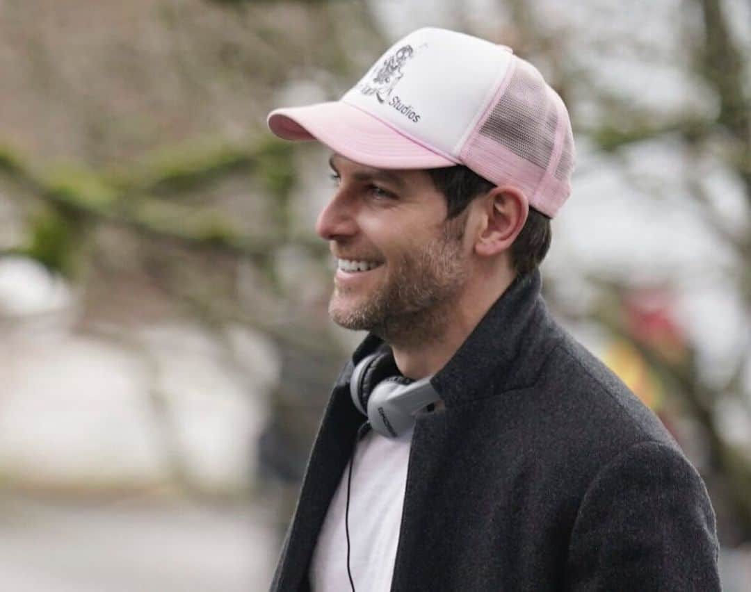 ビッツィー・トゥロックのインスタグラム：「I am so proud of my multi-hyphenate hubby for another beautiful episode of television he directed. He worked so hard on this and for this and I’m beaming. Tonight - a new @amillionlittlethings, directed by @mistergiuntoli, 10/9c on @abcnetwork. And #Grimm fans - swipe to see some throwback pics from him directing on @nbcgrimm.   ❤️」