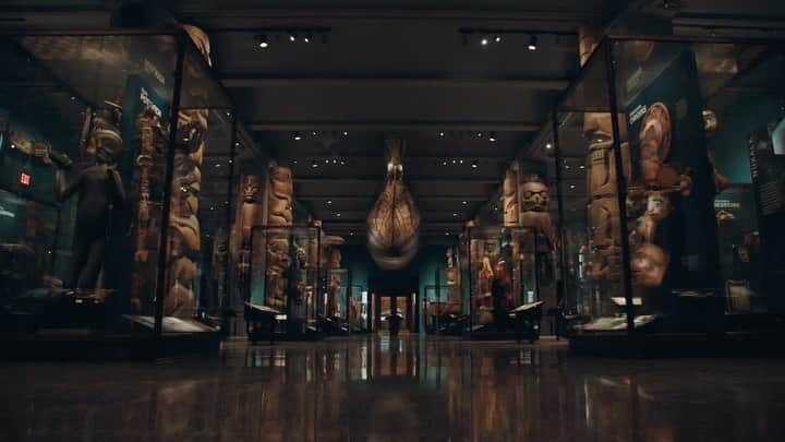 アメリカ自然史博物館のインスタグラム：「Exciting news! The revitalized Northwest Coast Hall at the Museum opens on May 13. It features new exhibits developed with Indigenous communities and showcases the creativity, scholarship, and history of the living cultures of the Pacific Northwest.」