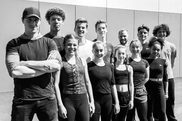 ブリュノ・マッソのインスタグラム：「The Team is growing up!! After one year working here in Caen, we can see the improvement of everyone and I am really glad of this amazing golden team! Thanks to everyone for the support and it’s just amazing to work with this crazy people! Happy first birthday to the skating center!!! 🎂🎉🥳 📸 @audrey_guyon_photographe」