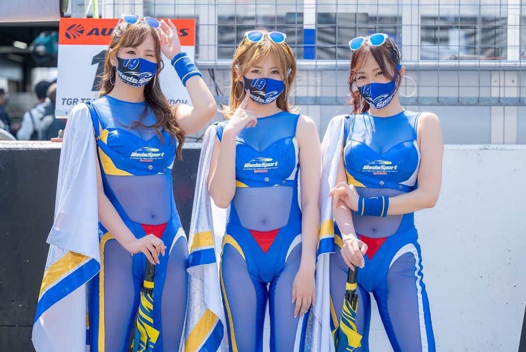宮本りおのインスタグラム：「春夏コスチューム💙💙💙 決勝日はマントを着けました！まだこれは夏コスではないですよ！！！  #model #gravure #sexy #cosplay #时装 #粉我 #照片 #性感 #外拍 #萌 #팔로우미 #좋아요 #selfie #animegirl #asiangirl #nofilter #wedssportbandoh #weds #19 #supergt #racequeen」