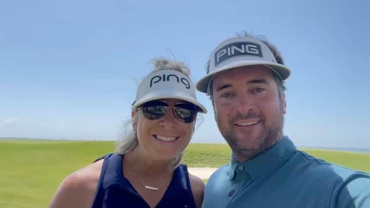 バッバ・ワトソンのインスタグラム：「Golf… and an air show!! @usnavyblueangels @pensacolacountryclub1902」