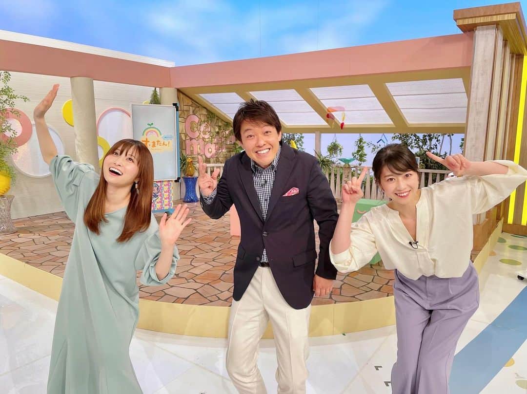 虎谷温子のインスタグラム：「祝日「す・またん！」ありがとうございました✨ 短縮放送は今日まで。明日からは通常放送に戻ります。 こどもの日をイメージしたポーズ🎏 私は「兜」なんですけど、他の2人は…なんなんだろう…笑 #すまたん」
