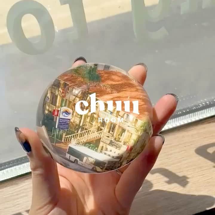Chuuのインスタグラム：「CHUU ROOM☘️  Made By chuu 다시 오지 않을 지금• 이 순간의 계절을 담습니다.  Chuu Room 2022 S/S New Item ✔️PaperWeight(Glenelg) 10% sale  #chuu#chuu_room#츄룸 #paperweight#fabricposter」