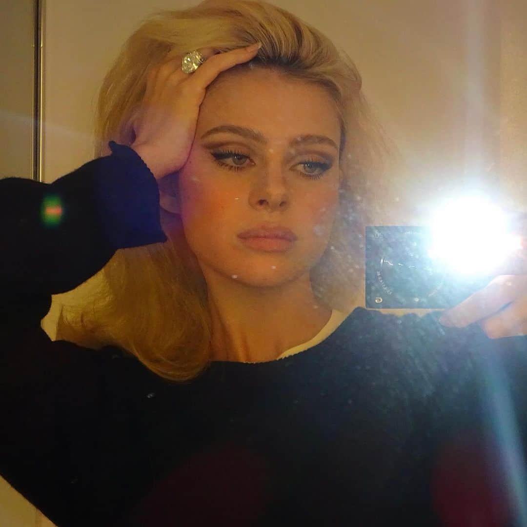 ニコラ・ペルツのインスタグラム：「Took these two hours ago 🤷🏼‍♀️」