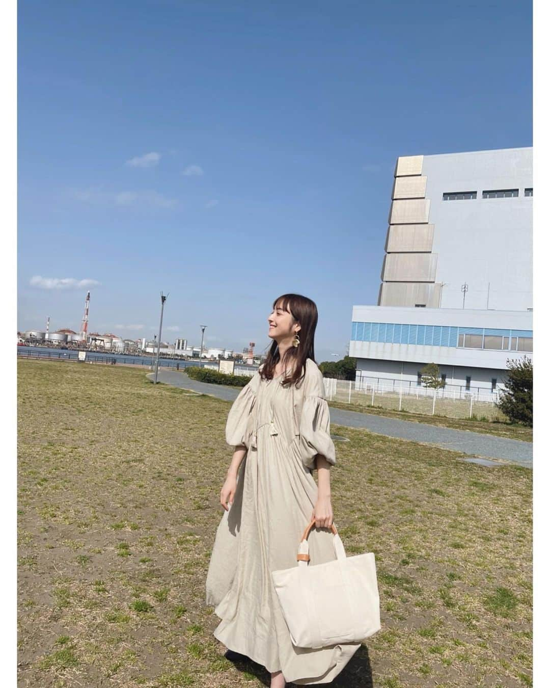 佐々木希さんのインスタグラム写真 - (佐々木希Instagram)「ANNIVERSARY SETのbag❤︎ そして、ゆったりワンピース。」5月5日 13時31分 - nozomisasaki_official