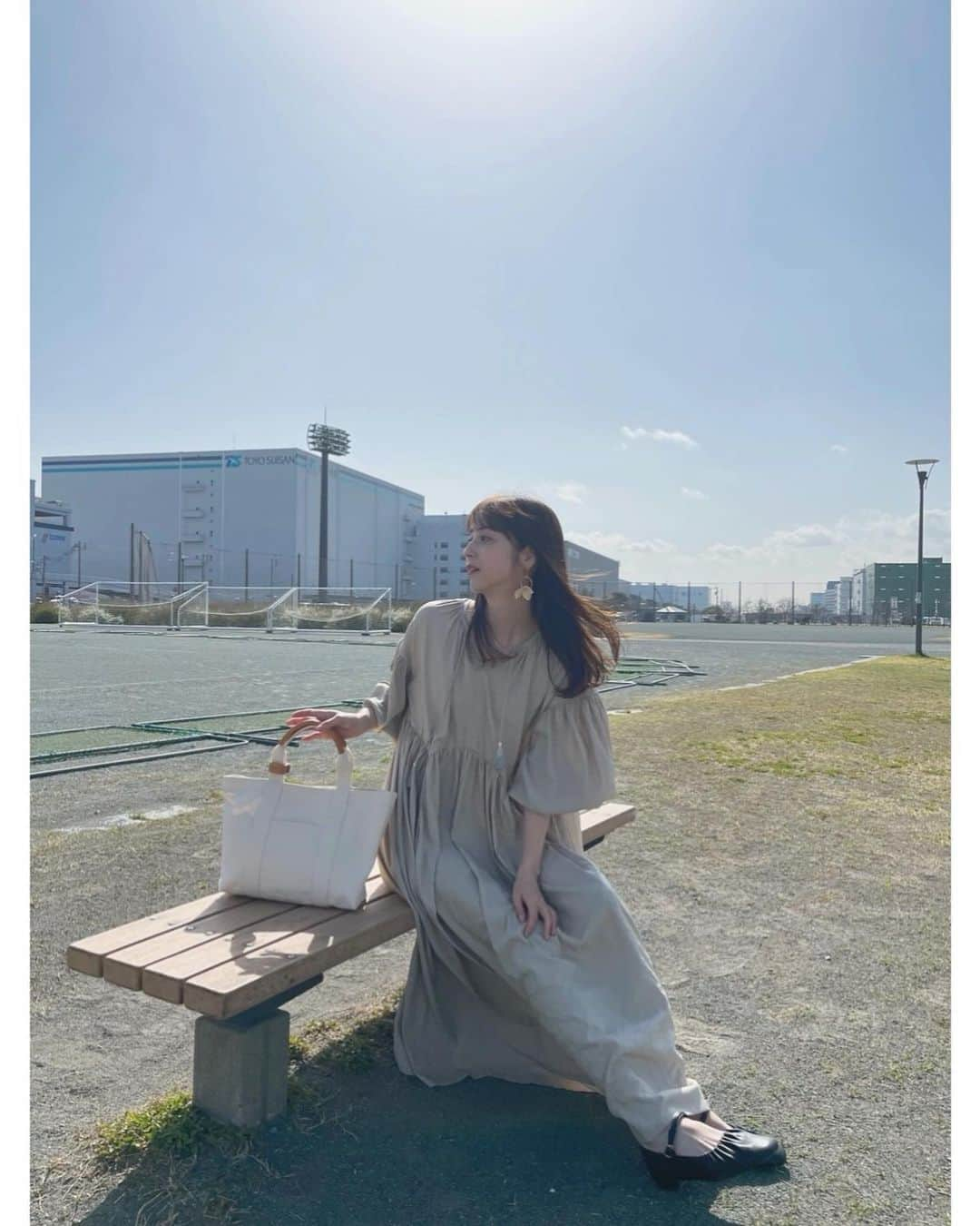 佐々木希さんのインスタグラム写真 - (佐々木希Instagram)「ANNIVERSARY SETのbag❤︎ そして、ゆったりワンピース。」5月5日 13時31分 - nozomisasaki_official