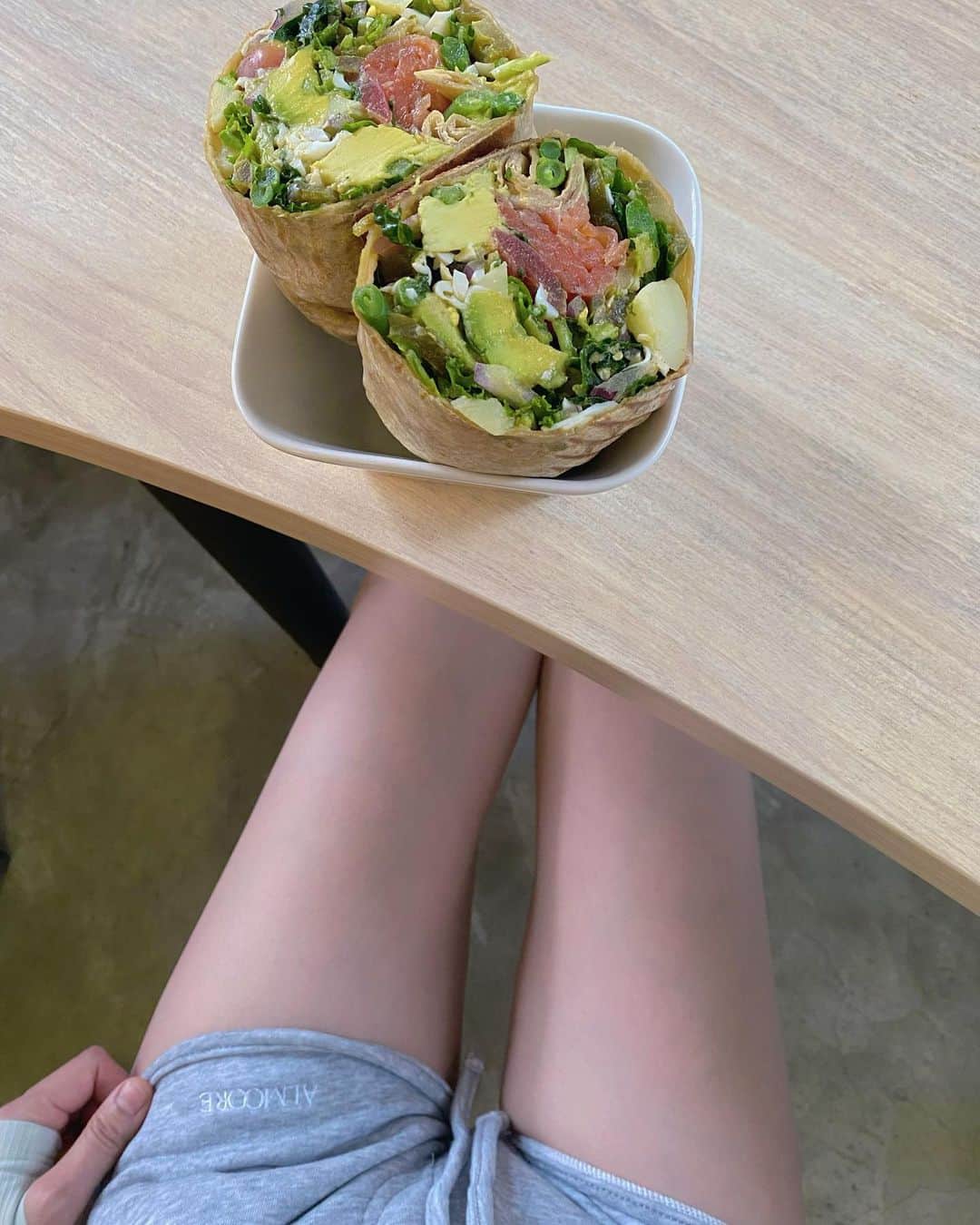渋谷ゆりのインスタグラム：「Every time my Singaporean friends ask me which restaurant I like the best here, I always say @saladstopsg lol  #singapore #シンガポール #新加坡」