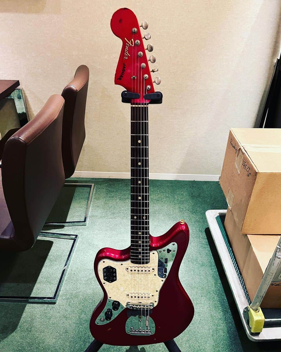 今井寿さんのインスタグラム写真 - (今井寿Instagram)「#🎸 SCHAFTのレコーディングで ロンドンに行った時に購入した ジャガー🎸 2,30年前かな? #SCHAFT #fender #jaguar #studio #櫻井敦司 #ヤガミトール #樋口豊 #星野英彦 #今井寿 #imaihisashi #guitar #bucktick #bt 今井寿さんのインスタグラム写真 - (今井寿Instagram)「#🎸 SCHAFTのレコーディングで ロンドンに行った時に購入した ジャガー🎸 2,30年前かな? #SCHAFT #fender #jaguar #studio #櫻井敦司 #ヤガミトール #樋口豊 #星野英彦 #今井寿 #imaihisashi #guitar #bucktick #bt