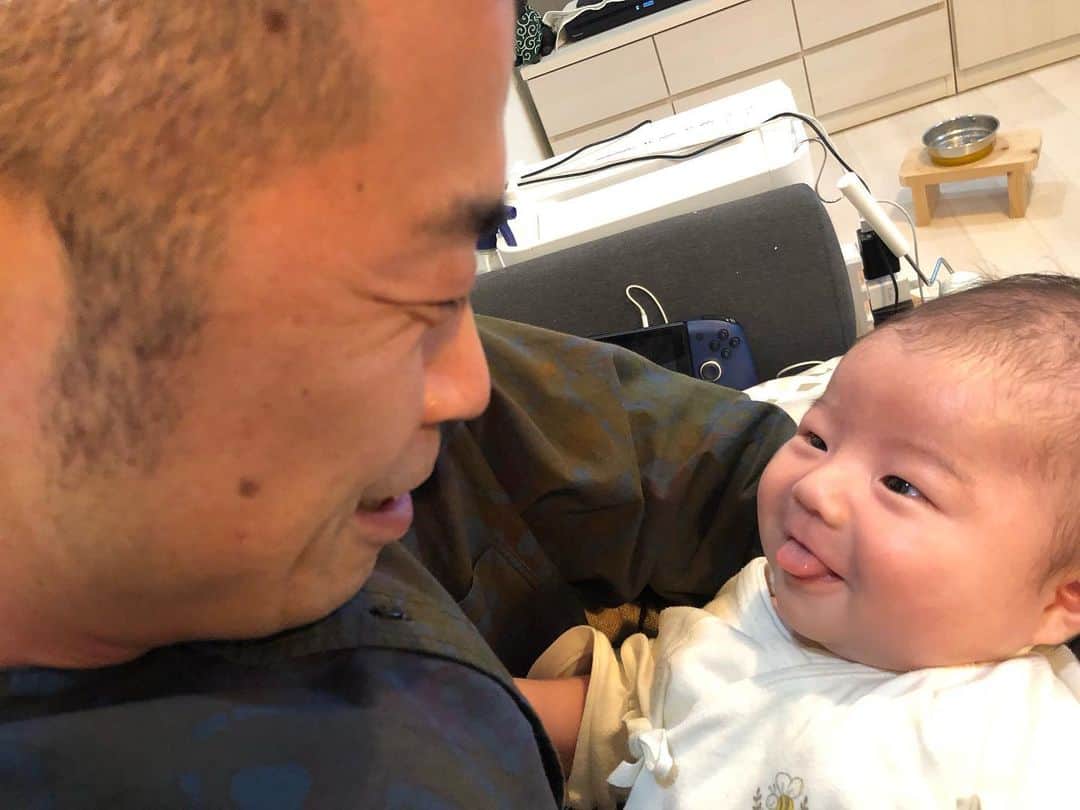 宇都宮まきのインスタグラム：「同じ顔の男が二人 内緒話ししてた夜ヽ(´▽｀)/  #はじめて意識したこどもの日」