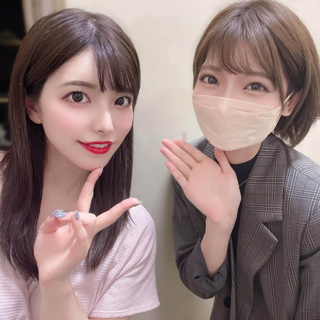 米倉みゆさんのインスタグラム写真 - (米倉みゆInstagram)「上原亜衣さんが出演されている#daydream を鑑賞してきました✨ 亜衣さんに一人で来ると思ってなかった～🥰って言われて私もハッとしました🫣！(笑) もう楽しみすぎてそんなことも考えずに 1人でルンルンで会場まで来てました🤣✨(笑)  どのシーンも素敵で圧巻で、女性の美しさを改めて感じた時間でした。  亜衣さんの黒ドレス姿が個人的に刺さりまくって見とれてました… 赤い口紅に黒ドレス…素敵すぎます🥲💖  『エモい』とはこの事ですね～😭  ストリップ見たことない人も、女性の方も是非1度見て欲しいです！ これは、間違いなく2度3度行きたくなります！  帰りに一蘭でラーメン食べて 好きなジェラート屋さんでジェラート食べて、お芋屋さんでお芋買って帰りました。休日満喫したなぁ🥹💋💋 . . . . . . . #上原亜衣 #浅草ロック座 #ロック座 #ストリップ  #ストリップ劇場 #ダンサー #踊り子 #パフォーマンス #パフォーマー #ダンサー #ダンス #浅草 #浅草観光 #浅草駅 #美人 #美女 #美ボディ #美しい #美しい女性 #綺麗 #綺麗なお姉さん #日本的 #日本 #japan #japanese #japanesegirl #asakusa #strip #show #girl」5月5日 19時51分 - yone__miyu630