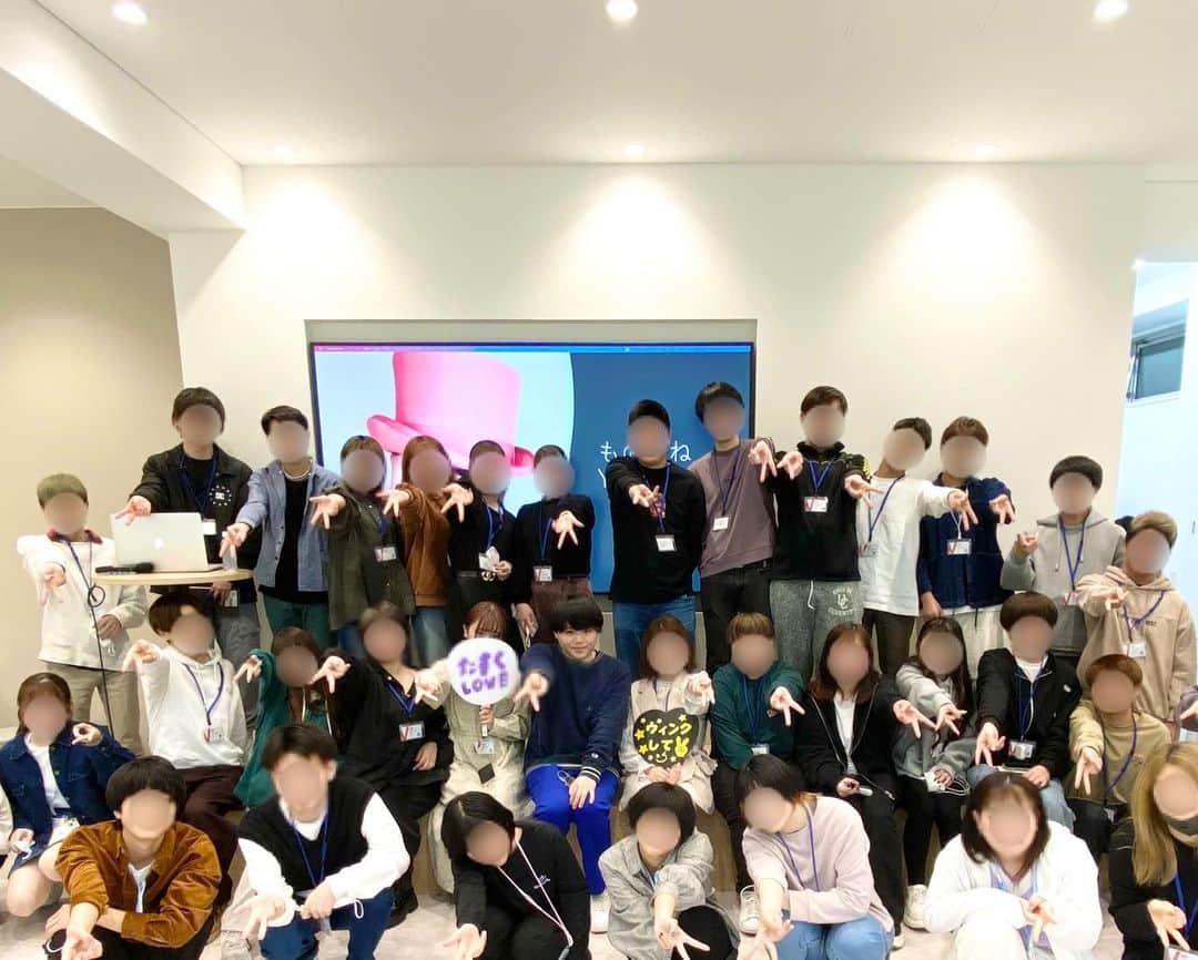 タスクのインスタグラム：「大阪の専門学校で特別授業をしました」