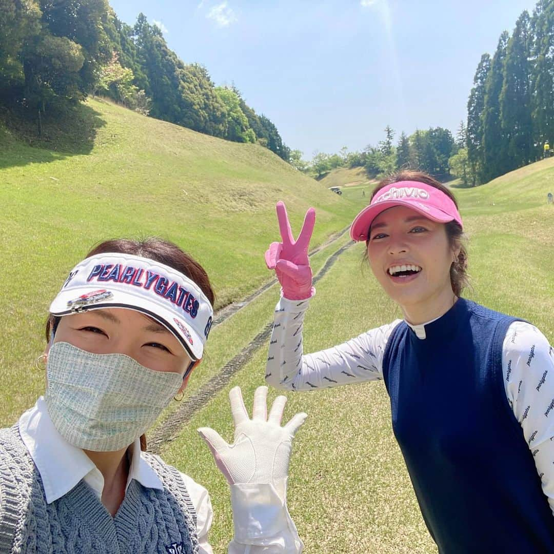 神田愛花さんのインスタグラム写真 - (神田愛花Instagram)「ゴルフ、やっぱり最高⛳️💕 ビール、案の定最高🍺💕  #NYC #ニューヨーク #Barbie #バービー #pink #ピンク #ゴルフ女子 #ラウンド日和 #最高！ #神田愛花」5月5日 20時18分 - aikakanda