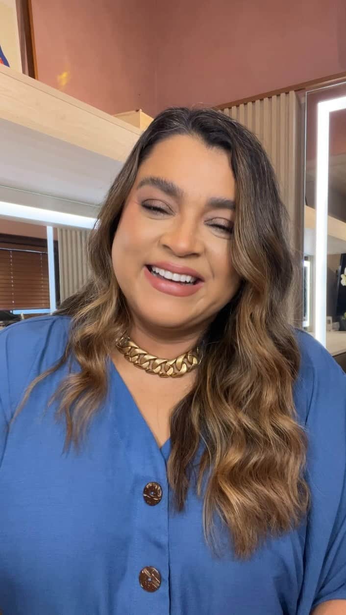 Preta Gilのインスタグラム：「Amores, meu amigo @marcosmion é o mais novo Estagiário de Embaixador da @timbrasil!!! 💙  Ele merece estar com a operadora que tem maior cobertura de 4G do Brasil e agora com 5G também.   Marcos, eu amei sua conquista! Mas agora quero saber: você vai chamar a tim de TIMzera ou TIMzola? 😂 #ImagineAsPossibilidades #publicidade」