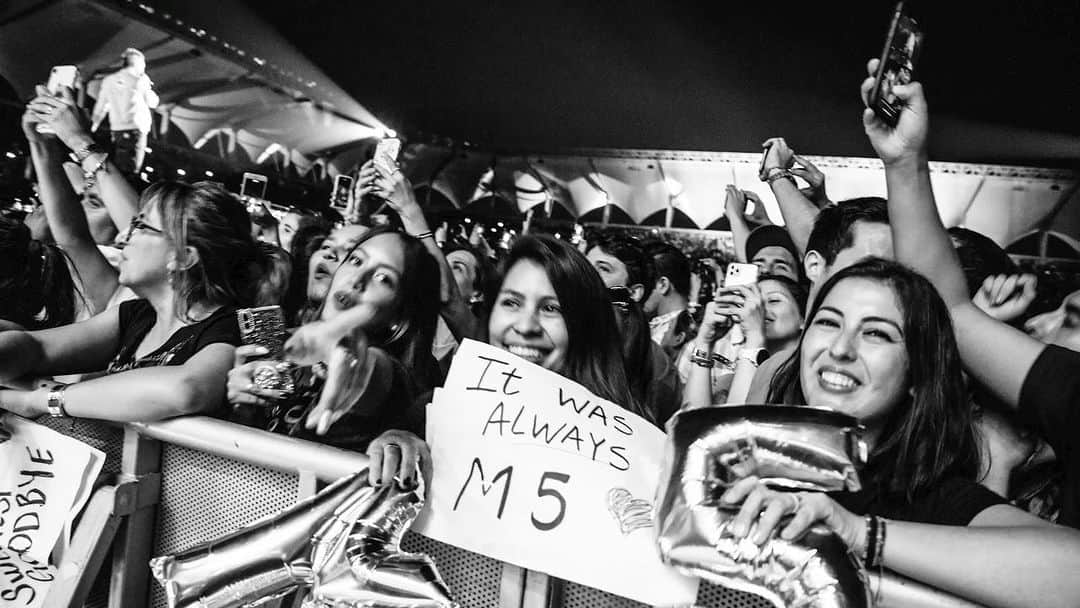 Maroon 5のインスタグラム：「TEL AVIV • HAYARKON PARK • MAY 9th & 10th 💫 SEE YOU SOON! 🔊 @telaviv @live.nation.israel」