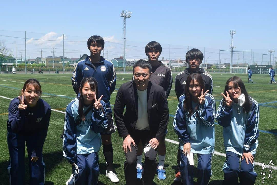 堤俊輔さんのインスタグラム写真 - (堤俊輔Instagram)「関東学院大学サッカー部の練習を見学させていただきました🧐 施設も素晴らしく、良い雰囲気で練習してたな〜！ これからも頑張ってください👏 サッカー部の皆様、関係者の皆様お世話になりました🙇‍♂️  ありがとうございました！ ⁡ 引き続きよろしくお願いいたします🙇‍♂️ ⁡ #関東学院大学 #関東学院大学サッカー部 #金沢八景キャンパス」5月6日 12時44分 - shunsuketsutsumi.19