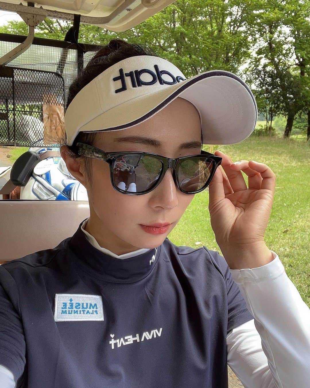 篠崎愛のインスタグラム：「サングラス〜🕶 おきにです♡  #VIVAHEART」