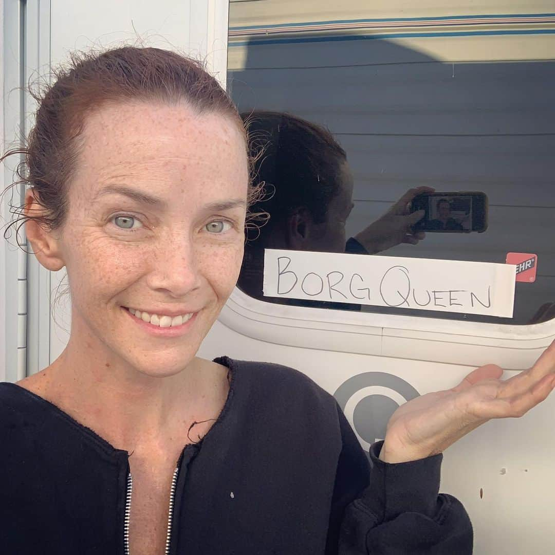 アニー・ワーシングさんのインスタグラム写真 - (アニー・ワーシングInstagram)「Season finale of #StarTrekPicard is out now on @paramountplus. 🛸What fun it has been to bring this incarnation of the Borg Queen to life. Thank you for all the love! 🖖🏼 #StarTrekFamily #BorgQueen」5月6日 8時19分 - anniewersching