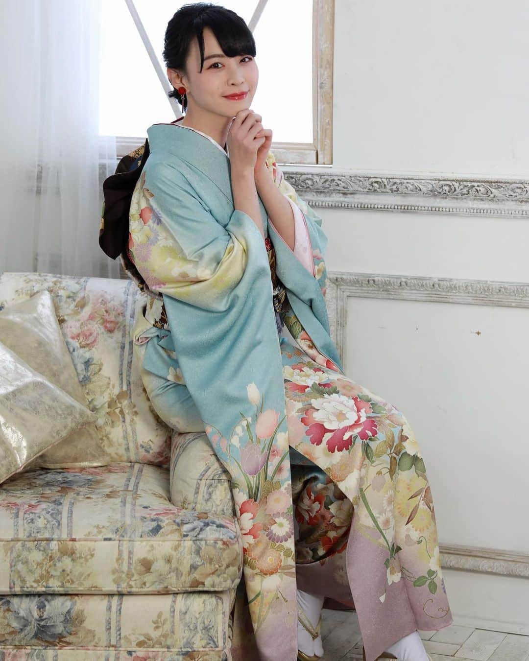 千倉里菜さんのインスタグラム写真 - (千倉里菜Instagram)「おはようございます。 今日も1日明るい気持ちで過ごせますように☺️☀️  #goodmorning #kimono #着物 #振袖 #gw #bag」5月6日 10時36分 - rina_amatsuma