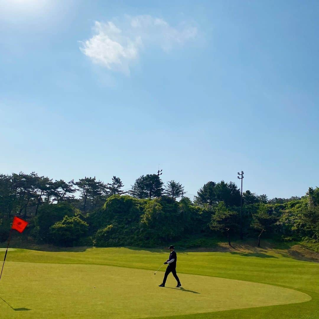 ソン・ジョンホさんのインスタグラム写真 - (ソン・ジョンホInstagram)「맑았던 하루 ~」5月6日 21時21分 - s.jongho