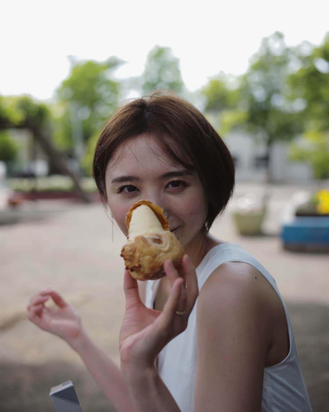おのののかのインスタグラム：「＊ 🧁❤️  二の腕ほぐし がんばってる跡が、、🤫」