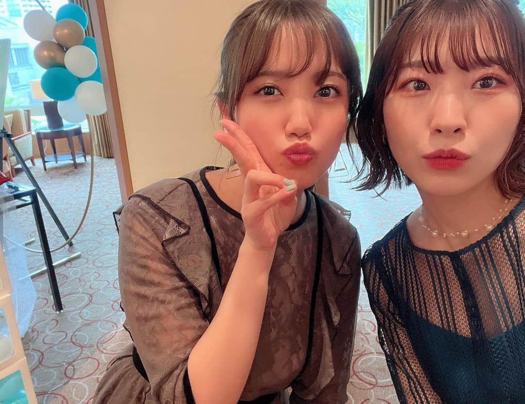 岩佐美咲のインスタグラム：「先日のすみれの結婚式で久しぶりに会えたれなちゃん♡  鍋しようねって5年くらい言い続けてます☺️  　　　　　　　　　　　　　　　　　 そこまでお久しぶりでもない面々、亜美、あみなちゃん、萌乃ちゃん　　　　　　　　　　　　 　　　　　　　　　　　　　　　　　 全く久しぶりではない親友、まりや　　　　　　　　　　　　　　　 　　　　　　　　　　　　　　　　　 国民の元カノこと松井咲子、ママとは思えないくらいに相変わらず華奢だったしほり　　　　　　　　　 　　　　　　　　　　　　　　　　　　 撮るだけ撮って載せる機会失いがちなので今更だけど載せちゃいます🤤💕」