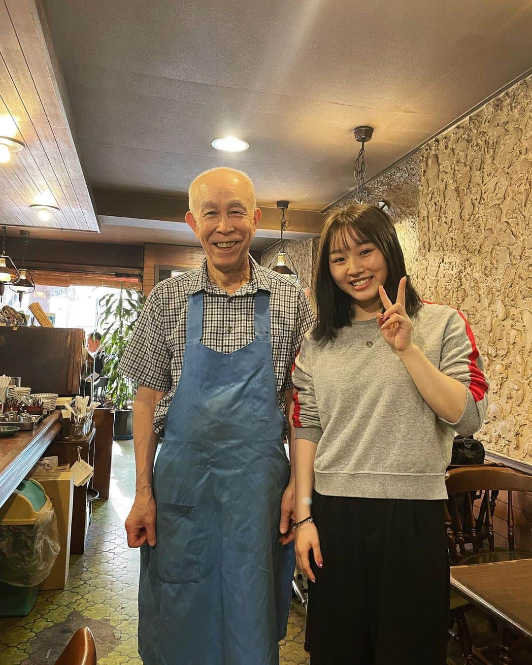 樋口新葉のインスタグラム：「ケニヤン白山さんにお邪魔しました😌 ・ マスターの石川さんがずっと応援してくれていたみたいです、とっても気さくで面白い方でした。 こんな素敵な出会いをきっかけに、また自分らしく少しずつがんばっていこうとおもいます。 ・ とても美味しいミルクティーでした。 たくさんの人に知ってほしいな😌」