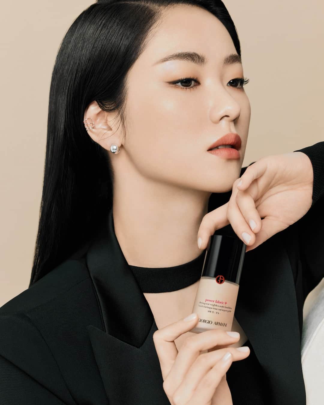 Armani Beautyさんのインスタグラム写真 - (Armani BeautyInstagram)「As seen in @WKorea. Actress @Jeon.Yeobeen wears  POWER FABRIC + FOUNDATION in shade 3 for a luminous complexion with a soft matte finish.  LIP MAESTRO in shade 214 completes the classic beauty look.  Recreate Jeon Yeo-been’s beauty look with:   - POWER FABRIC + FOUNDATION in shade 3  - NEO NUDE MELTING COLOR BALM in shade 51 - EYES TO KILL EYELINER in shade 1 - ECCENTRICO MASCARA in shade 1 - LIP MAESTRO in shade 214   @giorgioarmani   #Armanibeauty #JeonYeobeen #GiorgioArmani #PowerFabric #foundation」5月6日 17時00分 - armanibeauty