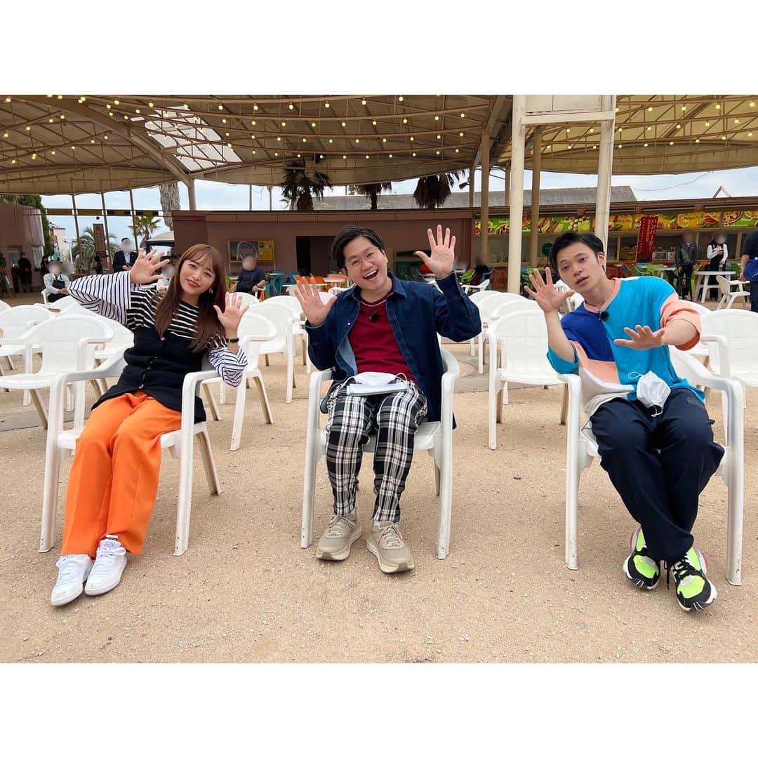 近藤千尋のインスタグラム：「岡山旅ロケ 楽しかったなぁ〜☺️✨✨ 東京ホテイソンさん、 (何回もロケ一緒にさせてもらって安心感しかない☺️) ザコシショウさん、小栗有以ちゃん みんなで岡山満喫しました🏔 後半もお楽しみに😍❤️  岡山の魅力をもっともっと いろんな人に伝えられたらいいな💕 美観地区、久々に行ったけど癒されました✨　  この時の衣装はこちらです🫶🏻  ウェア @maisonspecial_women  アクセサリー @unoaerre_japan」