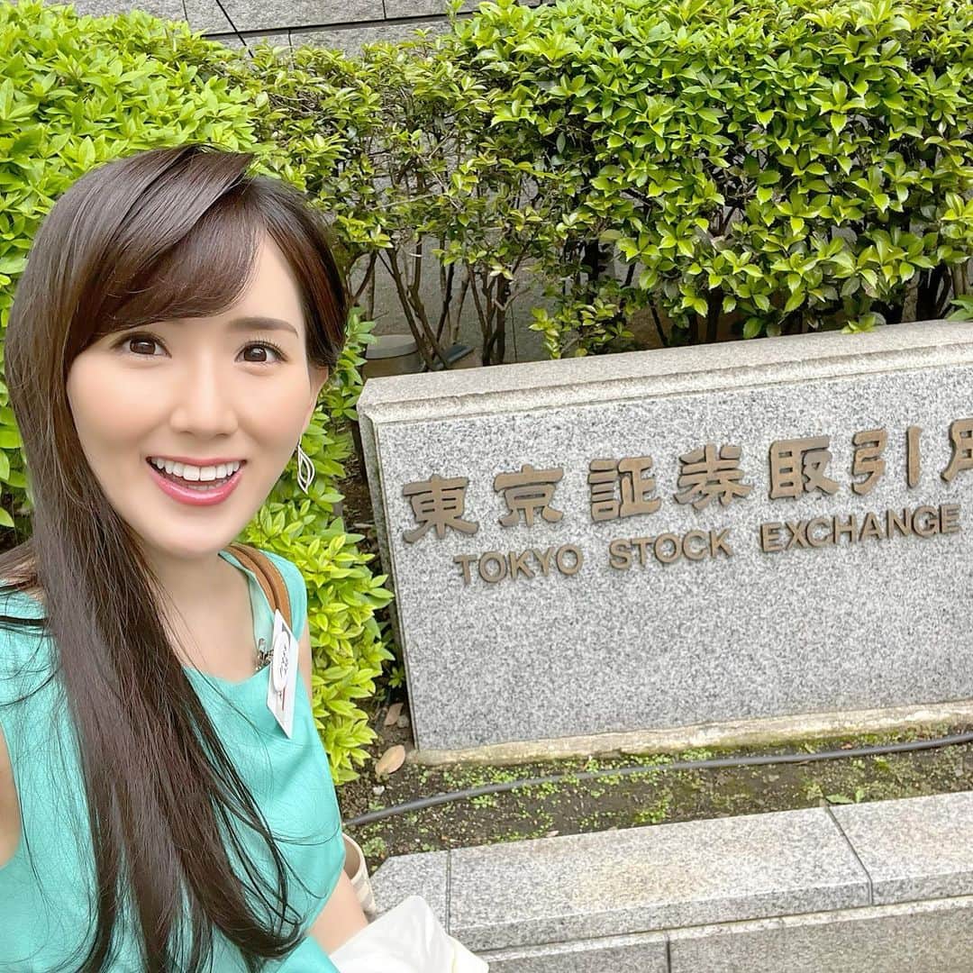 谷中麻里衣のインスタグラム：「One of my favorite places 🥰  大好きな場所から中継✨ 久しぶりで何だか緊張しちゃった🥺笑  #tokyostockexchange #東京証券取引所」