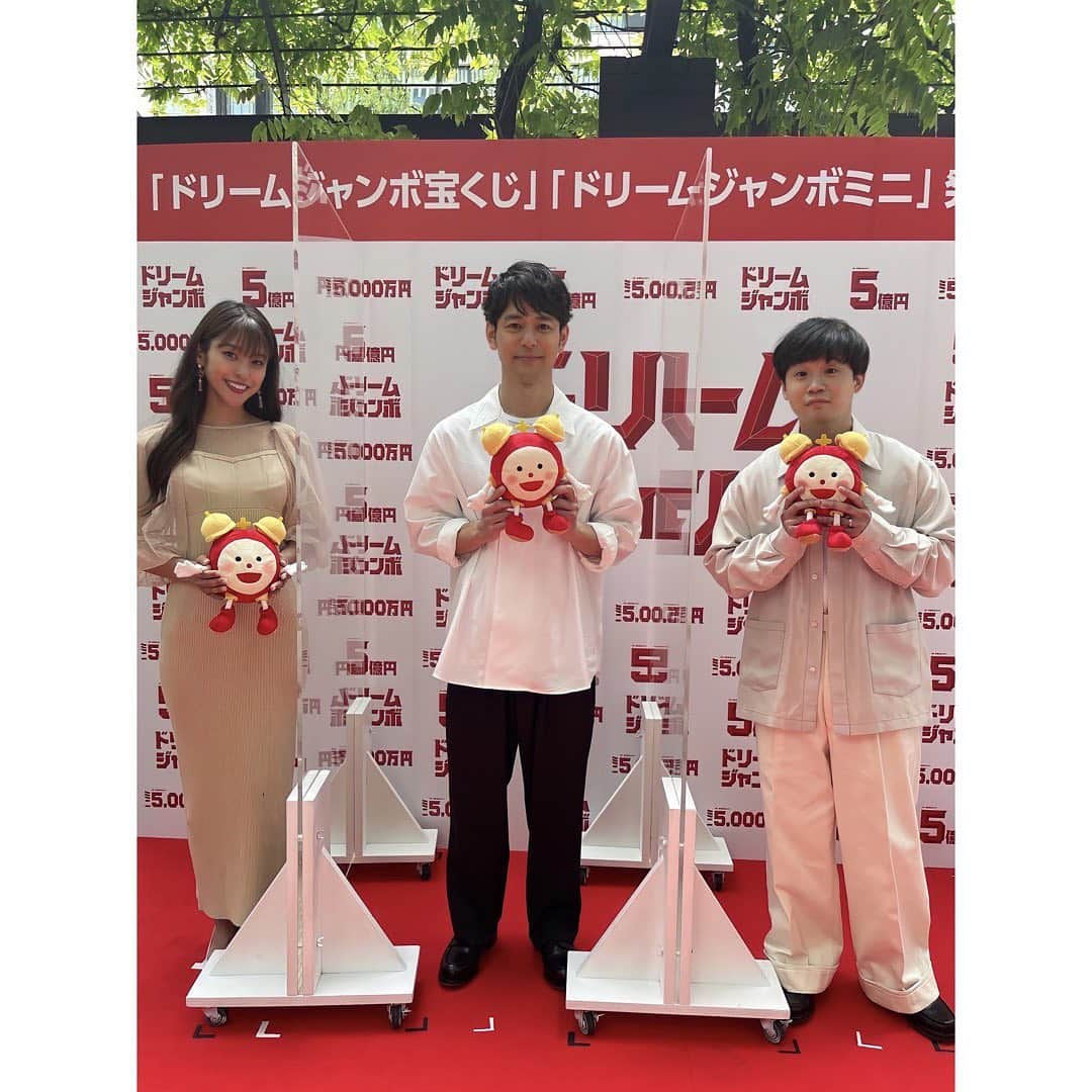 岡副麻希さんのインスタグラム写真 - (岡副麻希Instagram)「. めざましどようびからは、 かやちゃんが取材に来てくれました🥺♡ （かやちゃんと写真撮りそこねました🥺） ⁡ スタッフさんにも久しぶりにお会いできて 嬉しかったです🥰 ⁡ 妻夫木さんも矢本さんも、 とってもお話が上手でやさしくて、 待機中も楽しかったです🥺🌼 ⁡ #夢いっぱい！」5月6日 19時46分 - maki_okazoe_official