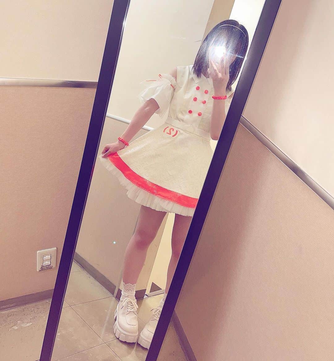 新倉愛海のインスタグラム：「新衣装👗💓 ⁡ ⁡ #アプガ2 #アイドル #idol #新衣装 #オレンジ」