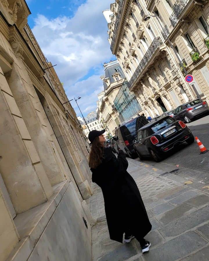 シム・ウンジンさんのインスタグラム写真 - (シム・ウンジンInstagram)「여행내내 날히 넘 좋았던 파리! 근데 파리 날씨 검색해보니 내가 떠나는 날 담날부터 비소식이..ㅋㅋ 나는 날씨요정인가봉가🤣🤣  #날씨요정 #paris」5月6日 23時49分 - eundung81