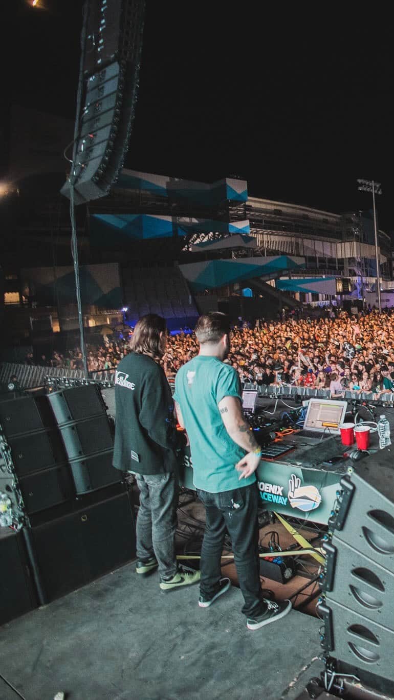 Zeds Deadのインスタグラム：「DEADBEATS MTL ON SALE NOW! See you July 16th at @piknicmtl 💫」