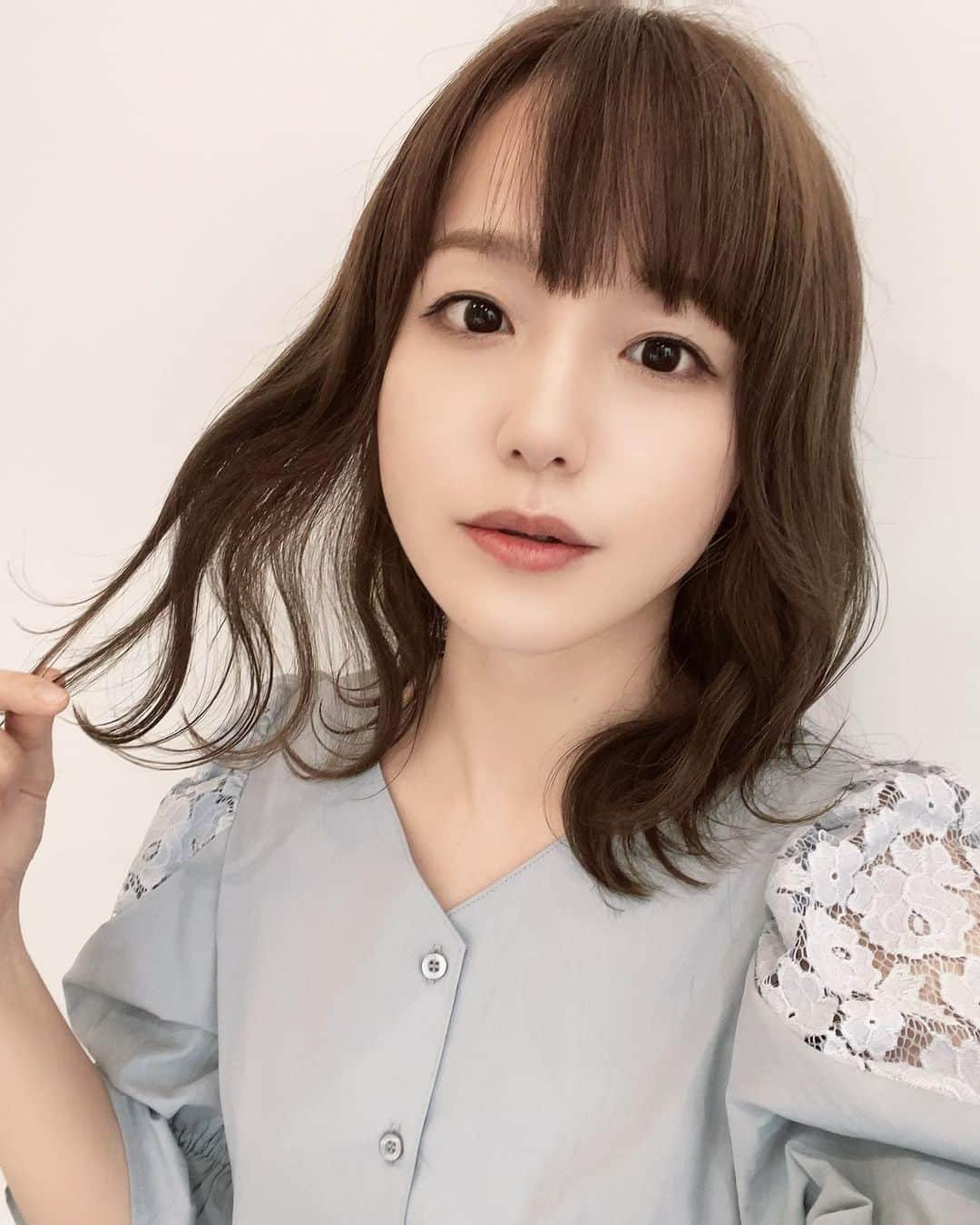 瑞原明奈のインスタグラム：「#little×salt渋谷 さんでカラー、カット、トリートメントしていただきました✨  美容室行って写真撮ってインスタに載せるってなんかすごくInstagram！って感じ🙆‍♀️」