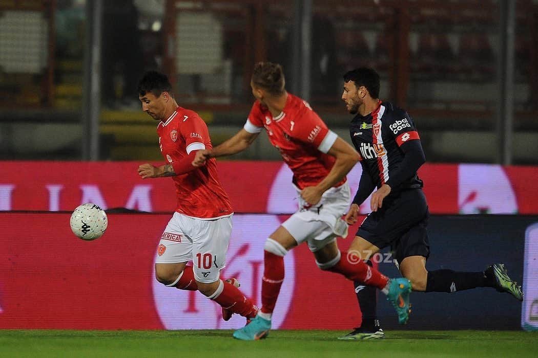 リデル・マトス・サントスさんのインスタグラム写真 - (リデル・マトス・サントスInstagram)「PLAYOFF ✨  Il calcio lo sport più bello del mondo ♥️⚽️  #legab #perugiamonza #forzagrifo #playoff」5月7日 8時12分 - rydermatos