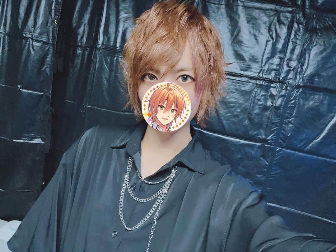 ジェルのインスタグラム：「黒衣装準備中のジェル   #ジェル   #ジェルくん   #すとぷり   #すとぷり東京ドーム」