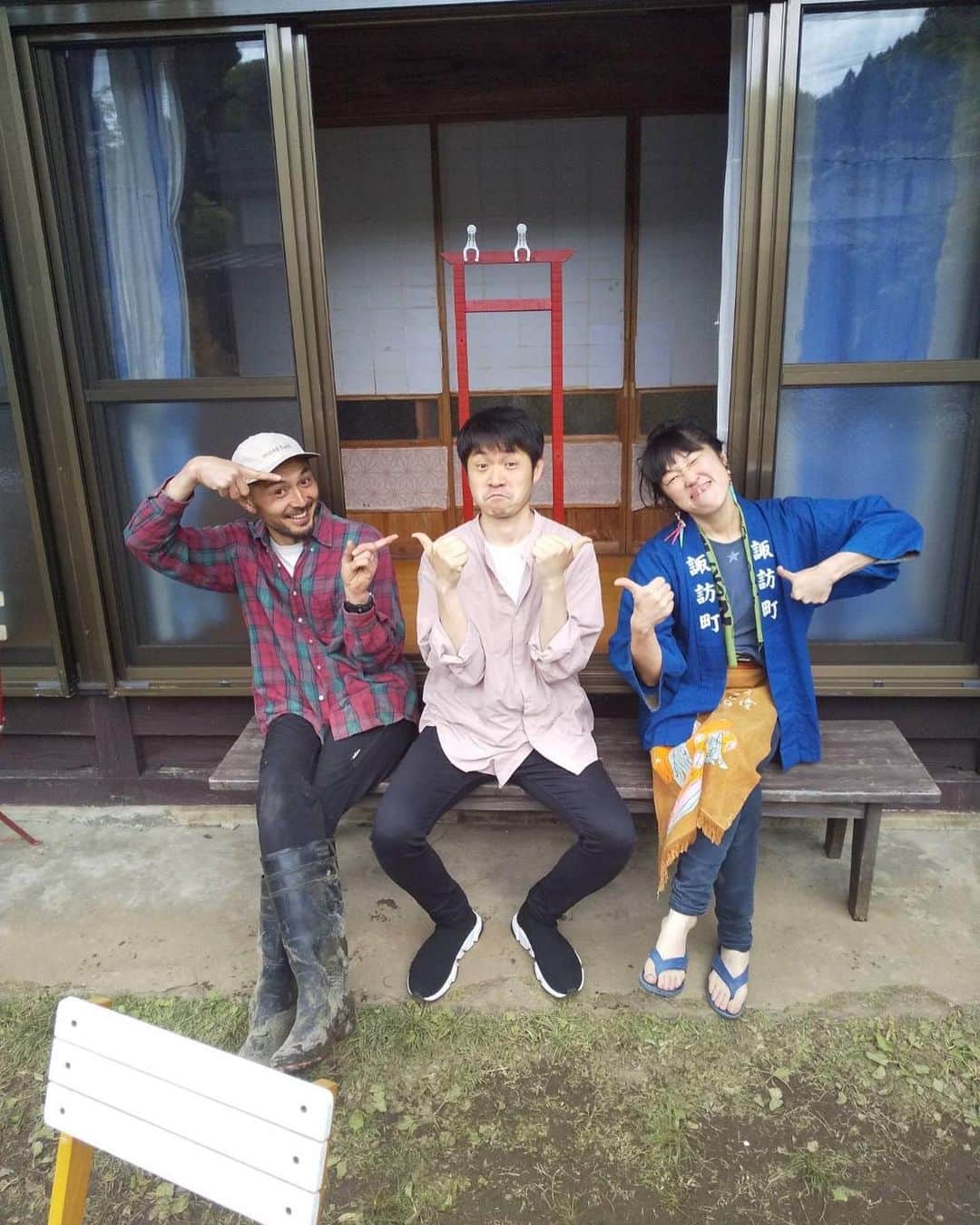 のインスタグラム：「4月29.30と２日間、静岡の河津に投げ銭独演会行ってきました！想像以上に入りました笑 初日は暴風雨だったのですが逆に連帯感を持ってめっちゃ盛り上がりました。 また、呼んで下さーい　繋がりが出来て👍 何でもやってみる事だby只四楼」